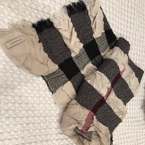 Burberry women’s scarf